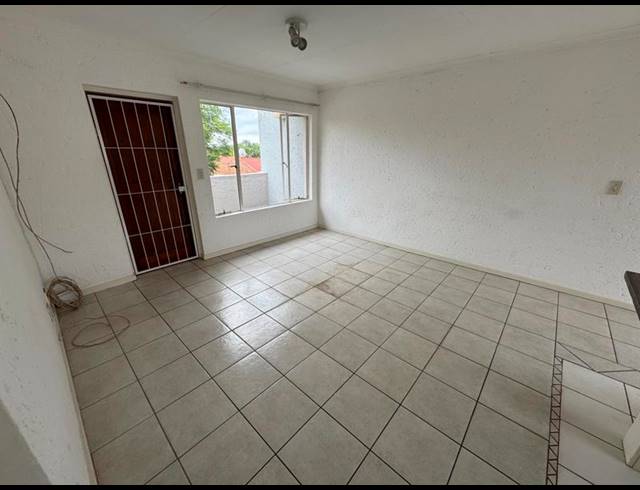 2 BEDROOM TOWNHOUSE FOR SALE IN GLEN MARAIS